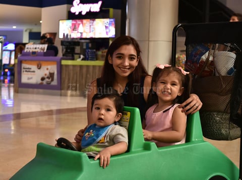 09042019 Mauricio, Alejandra y Cristina.