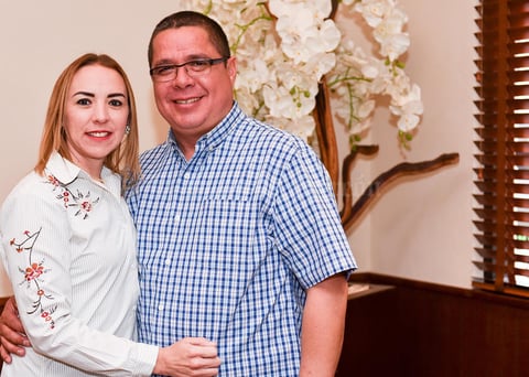 09042019 EN FESTEJO.  Marcia Campos y Carlos Alberto Prado.