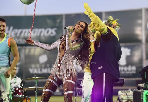 Ninel Conde lleva su música al Estadio Revolución