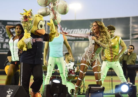 Ninel Conde lleva su música al Estadio Revolución