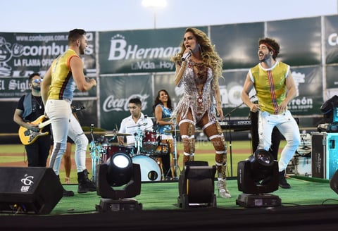 Ninel Conde lleva su música al Estadio Revolución