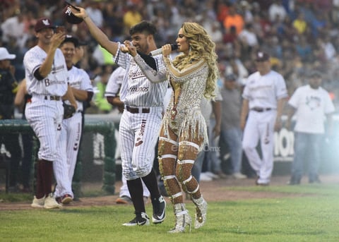 Ninel Conde lleva su música al Estadio Revolución