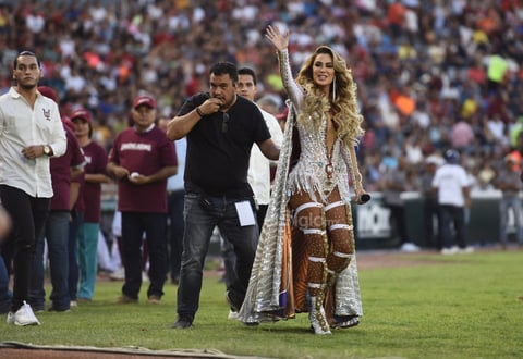 Ninel Conde lleva su música al Estadio Revolución
