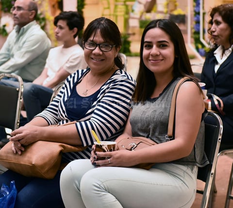 10042019 CONTENTAS.  Adriana y Alondra.