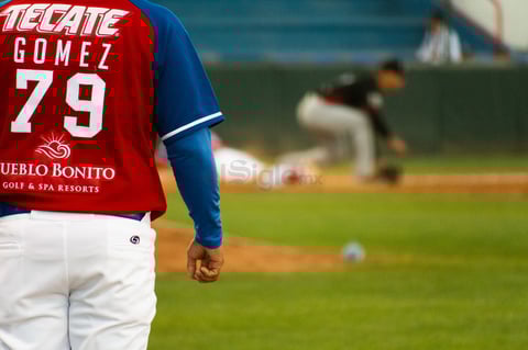 La pizarra final fue de 11-1, con una excelente labor de pitcheo del cubano Jorge Martínez.