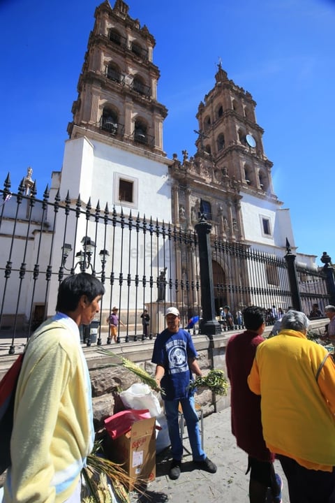 Este día se debe aprovechar para abrir las puertas de los corazones a Cristo en este inicio de semana santa.