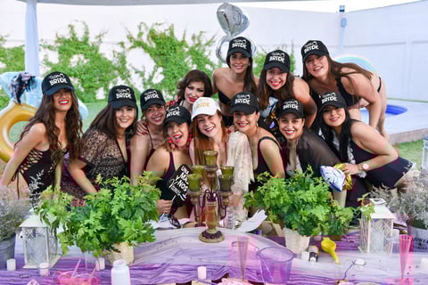 15042019 DESPEDIDA DE SOLTERA.  Alejandra Urby Castro con sus amigas.