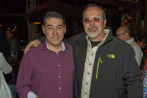 Jorge Faya festeja cumpleaños con amigos