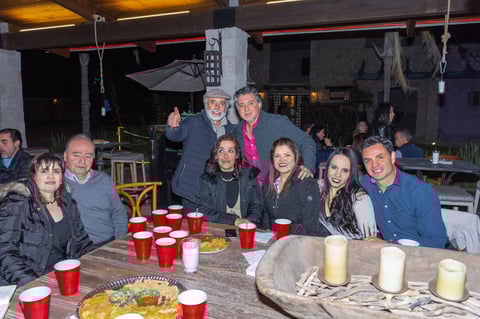 Jorge Faya festeja cumpleaños con amigos