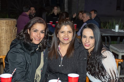 Jorge Faya festeja cumpleaños con amigos