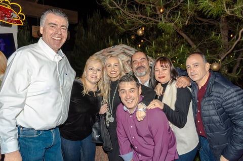 Jorge Faya festeja cumpleaños con amigos