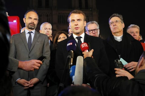 Se incendia catedral de Notre Dame de París
