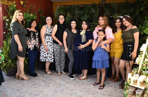 16042019 ESPERA LA LLEGADA DE EZRA.  Martha Ríos acompañada de Claudia Lorena, Ana María, Perla, Marzieh, Zayra, Laura, Ximena, Paola y Abril, en su baby shower.