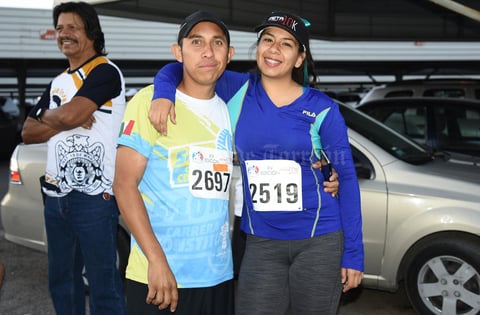 16042019 PARTICIPAN EN CARRERA.  Jacob y Tania.