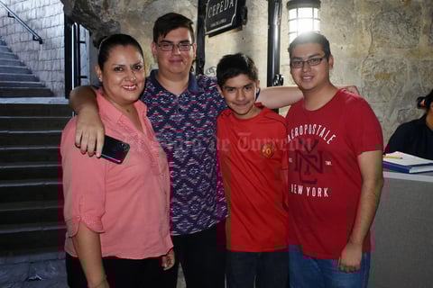 17042019 Enriqueta, Fernando, Mauricio y Miguel.