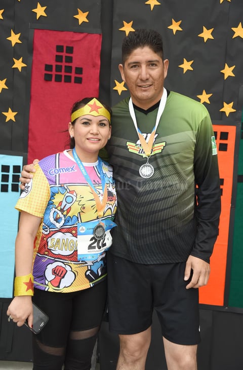 17042019 CRUZAN LA META.  María Guadalupe y Francisco.