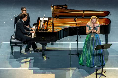 A solo un día de haber compartido escenario con la Orquesta Sinfónica del Festival Internacional Ricardo Castro (FIRC), la trompetista Melissa Venema regresó al teatro principal de la capital.
