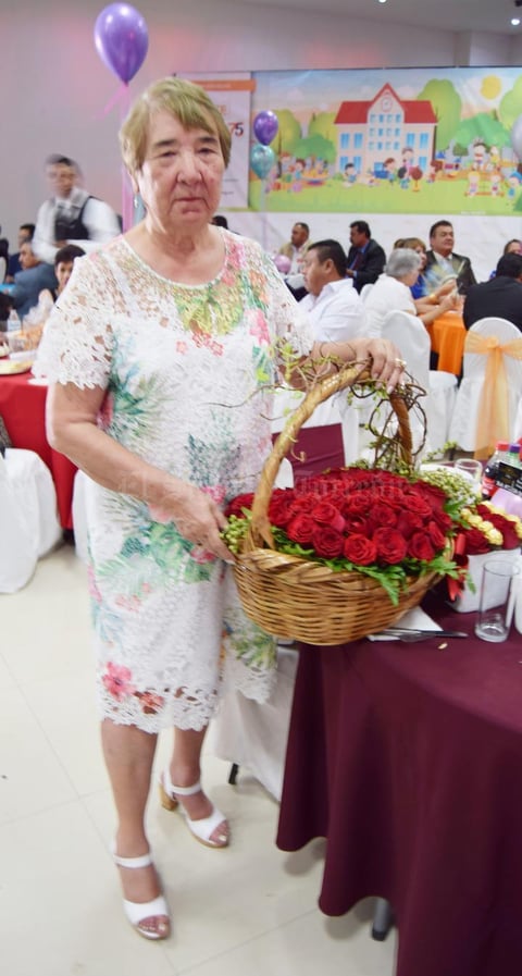 18042019 La educadora Graciela Torres de la Peña cumplió 55 años de servicio.