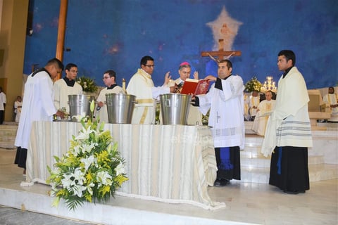 Diócesis de Torreón realiza Misa Crismal