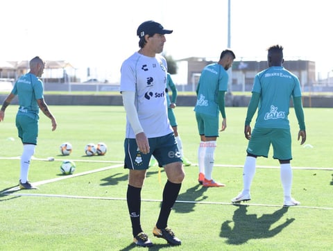 Almada dirige nueva práctica con Santos Laguna para su próximo duelo