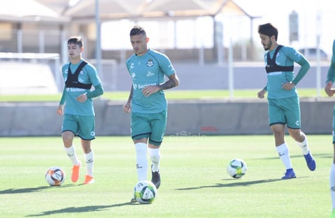 Almada dirige nueva práctica con Santos Laguna para su próximo duelo