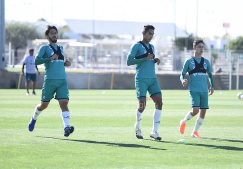 Almada dirige nueva práctica con Santos Laguna para su próximo duelo