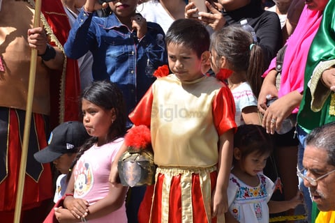 Recuerdan la Pasión de Cristo con Viacrucis en el Cerro de las Noas