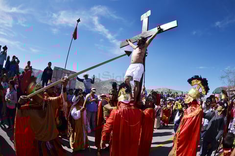 Una escenificación más del Viacrucis.