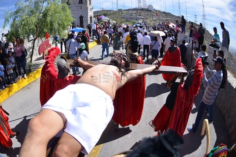 El Viernes Santo recuerda la muerte de Cristo.
