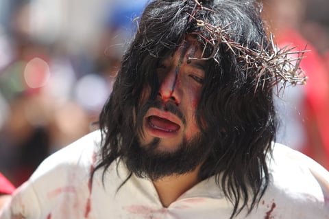 Duranguenses viven la pasión y muerte de Jesucristo