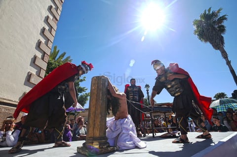 Duranguenses viven la pasión y muerte de Jesucristo