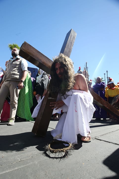 Duranguenses viven la pasión y muerte de Jesucristo
