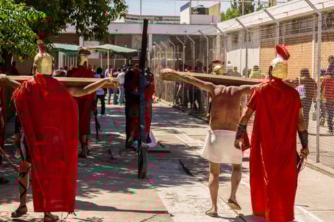 Durante 14 estaciones se hizo un repaso a la vida y muerte de Jesucristo.