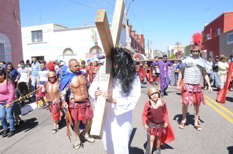 Esa cruz que fue resultado de la lucha en contra del dolor, de la injusticia y de todo aquello que oprime al ser humano.