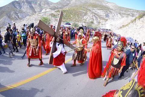 La representación del Viacrucis del Santuario de las Noas inició este año sin la escenificación del juicio a Jesucristo, esto para agilizar el evento.