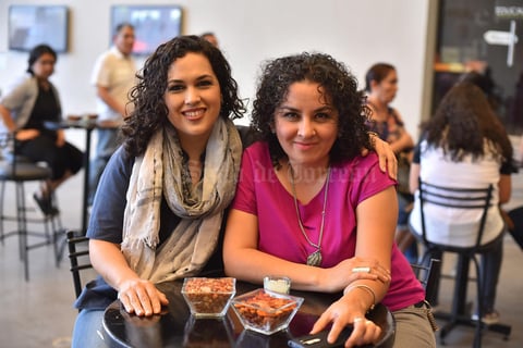 19042019 MUY GUAPAS.  Karla y Dalia.