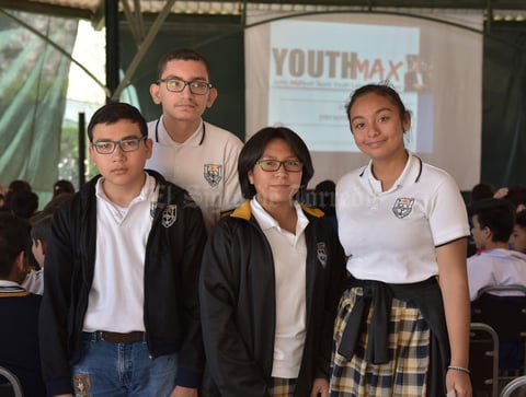 19042019 EN UNA CONFERENCIA.  Rubén, Diego, Paola y Dafne.
