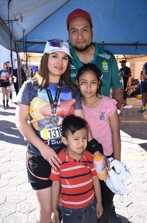 19042019 Eduardo, Dayleen, Yurian y Emiliano.
