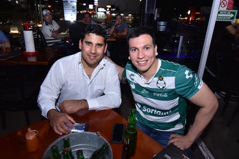22042019 AMIGOS.  Mario y Aarón.