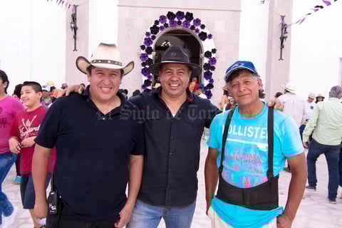22042019 ENTRE AMIGOS.  Gabriel, Juan Carlos y Marcelino.
