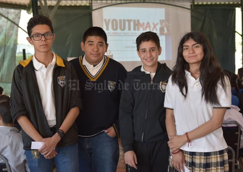 22042019 EN CONFERENCIA.  Juan Fernando, Raymundo, Jorge y María Fernanda.
