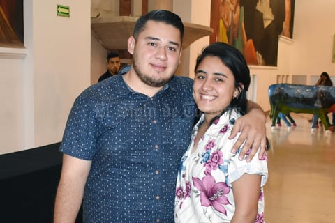 22042019 EN EL TEATRO.  Gerardo y Ana.