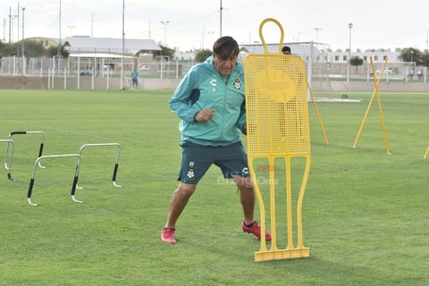 Santos realiza práctica para su duelo de la jornada 16
