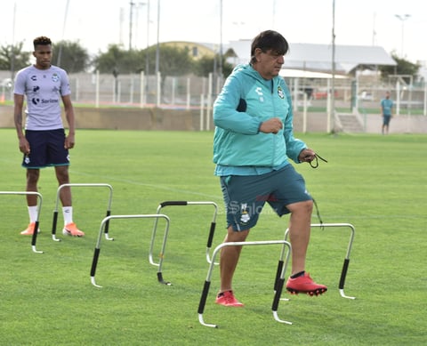 Santos realiza práctica para su duelo de la jornada 16