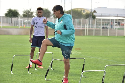 Santos realiza práctica para su duelo de la jornada 16