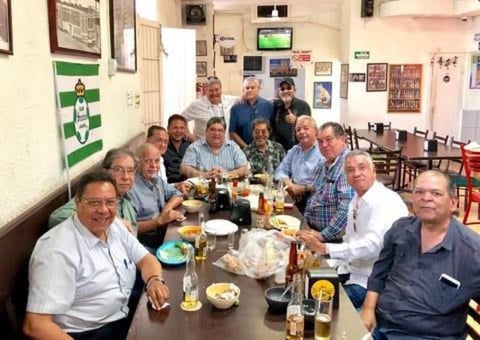 23042019 EN AMENA REUNIóN.  Grupo de egresados de la XXX Generación 1967-1972 de la 'gloriosa' Preparatoria Venustiano Carranza e invitados especiales.