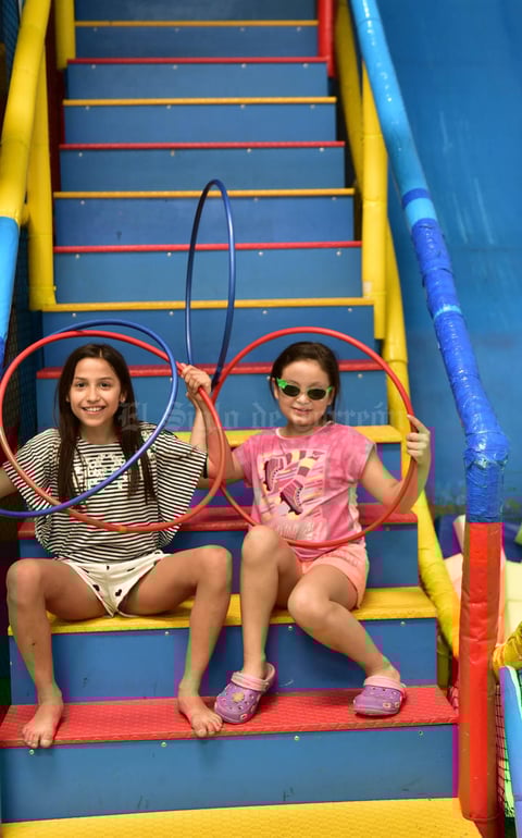 23042019 María y Mariana.