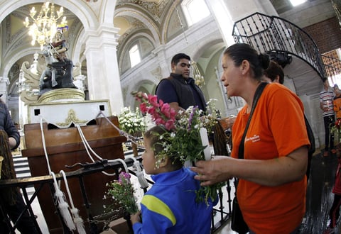 A las 19:00 horas se tiene preparada otra eucaristía Concelebrada.
