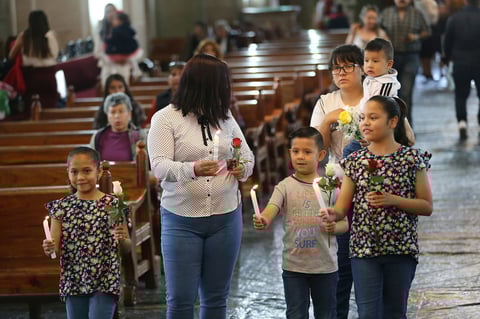 A medio día se celebró otra misa.