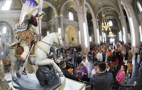 La historia marca que en el año de 1749 el obispo de Durango, Pedro Anselmo Sánchez de Tagle, nombró a San Jorge como Santo Patrono de la ciudad capital.